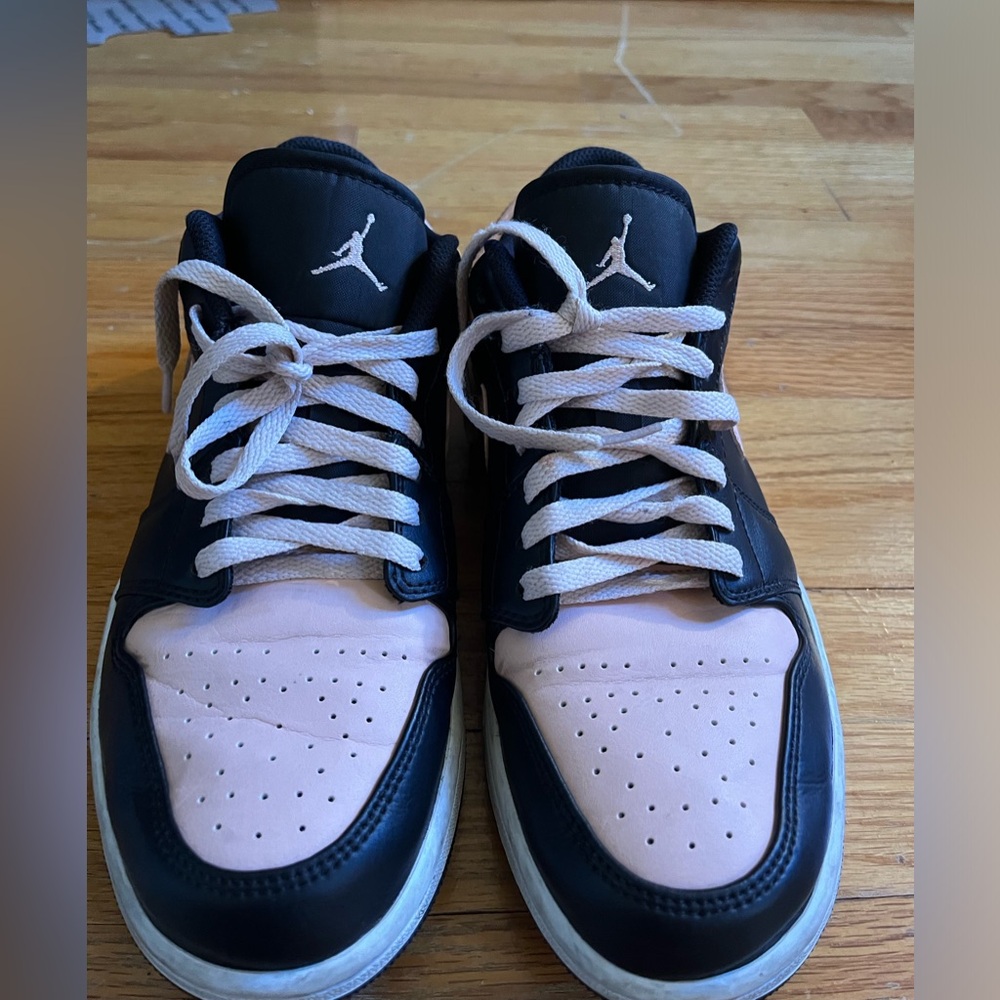 Jordan 1 Low Crimson Tint